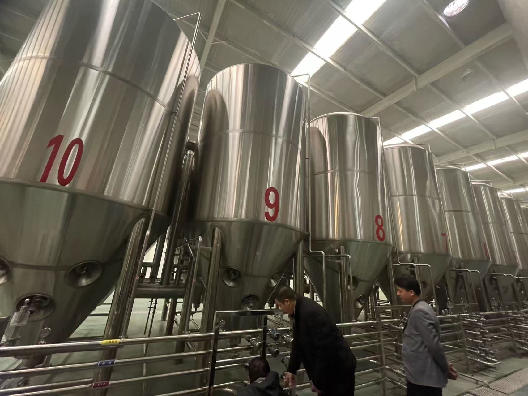 和平精酿啤酒设备厂—平面布置、设备设计、制造、调试、培训等一条龙服务